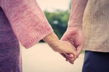 65 tuổi tái hôn, ly hôn sau 7 ngày vì một điều khó nói