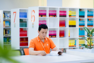 Tiến sĩ 8x hạnh phúc khi 2 giờ sáng nhận tin nhắn "Em muốn nghiên cứu khoa học"