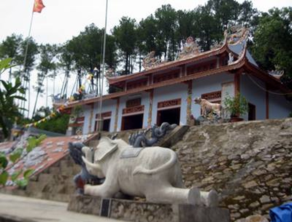 Đền Bà Chúa Lộc thờ thân mẫu Ông Hoàng Mười - 2 Đền Bà Chúa Lộc thờ thân mẫu Ông Hoàng Mười - 2