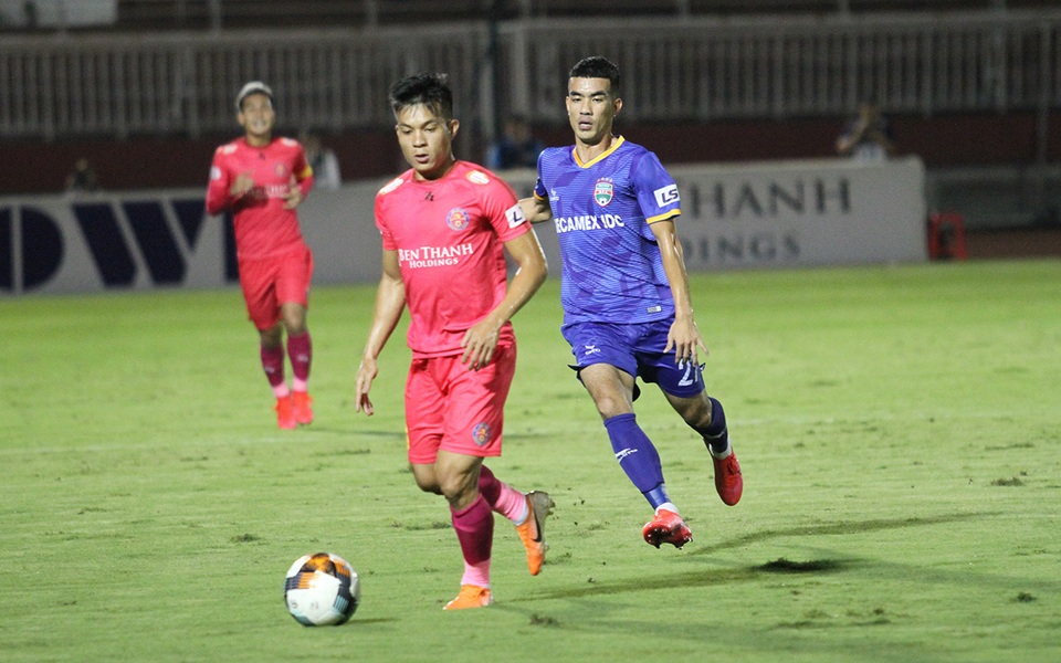 CLB Hà Nội và CLB TPHCM đua vô địch tại V-League 2020 - 2 CLB Hà Nội và CLB TPHCM đua vô địch tại V-League 2020 - 2