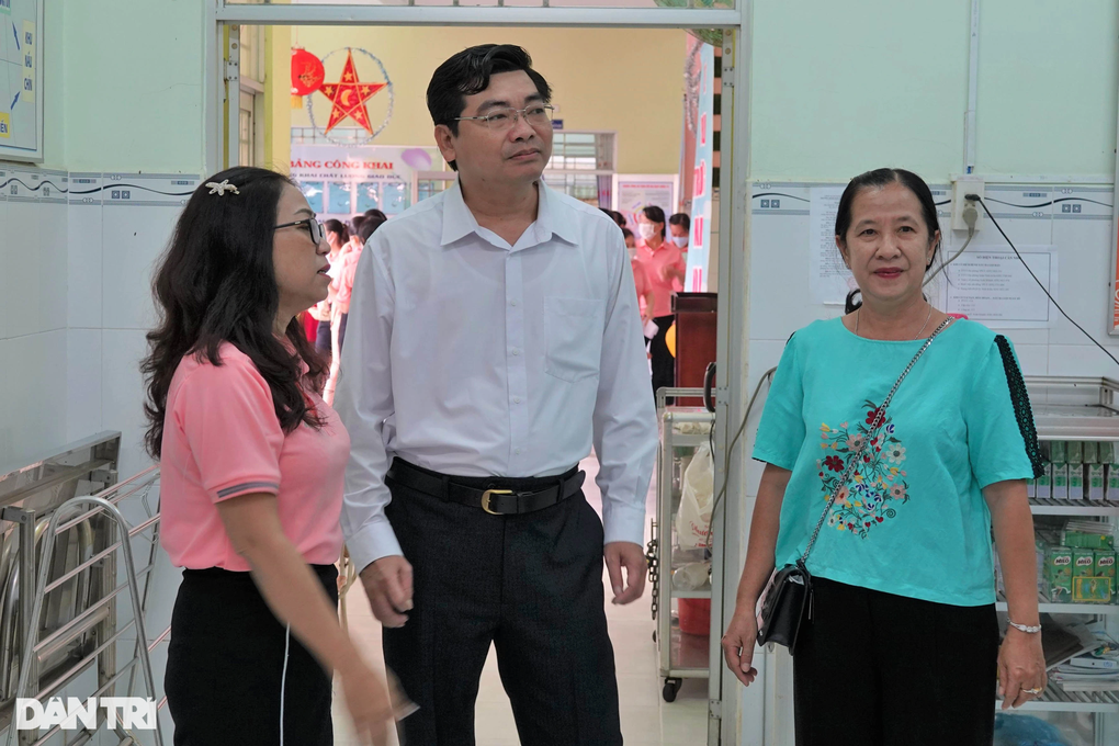 Hình ảnh trái ngược của học trò ngày tựu trường - 6 Hình ảnh trái ngược của học trò ngày tựu trường - 6