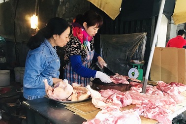 Bình ổn giá heo phải bằng dự trữ, không phải bằng văn bản giấy tờ