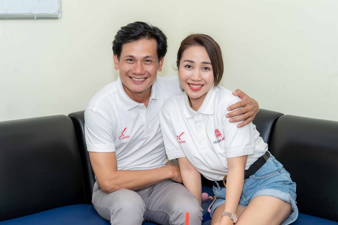 Dàn diễn viên Lật Mặt: 48H được khán giả vây kín khi thực hiện hiện cinetour - Ảnh 5. Dàn diễn viên Lật Mặt: 48H được khán giả vây kín khi thực hiện hiện cinetour - Ảnh 5.