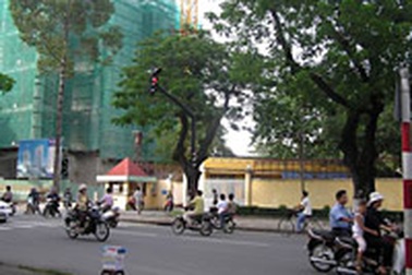 Từ chuyện một nữ sinh bị tai nạn khi sang đường