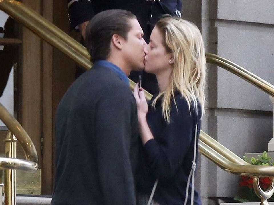 Vợ cũ Johnny Depp có bạn gái mới - 8 Vợ cũ Johnny Depp có bạn gái mới - 8