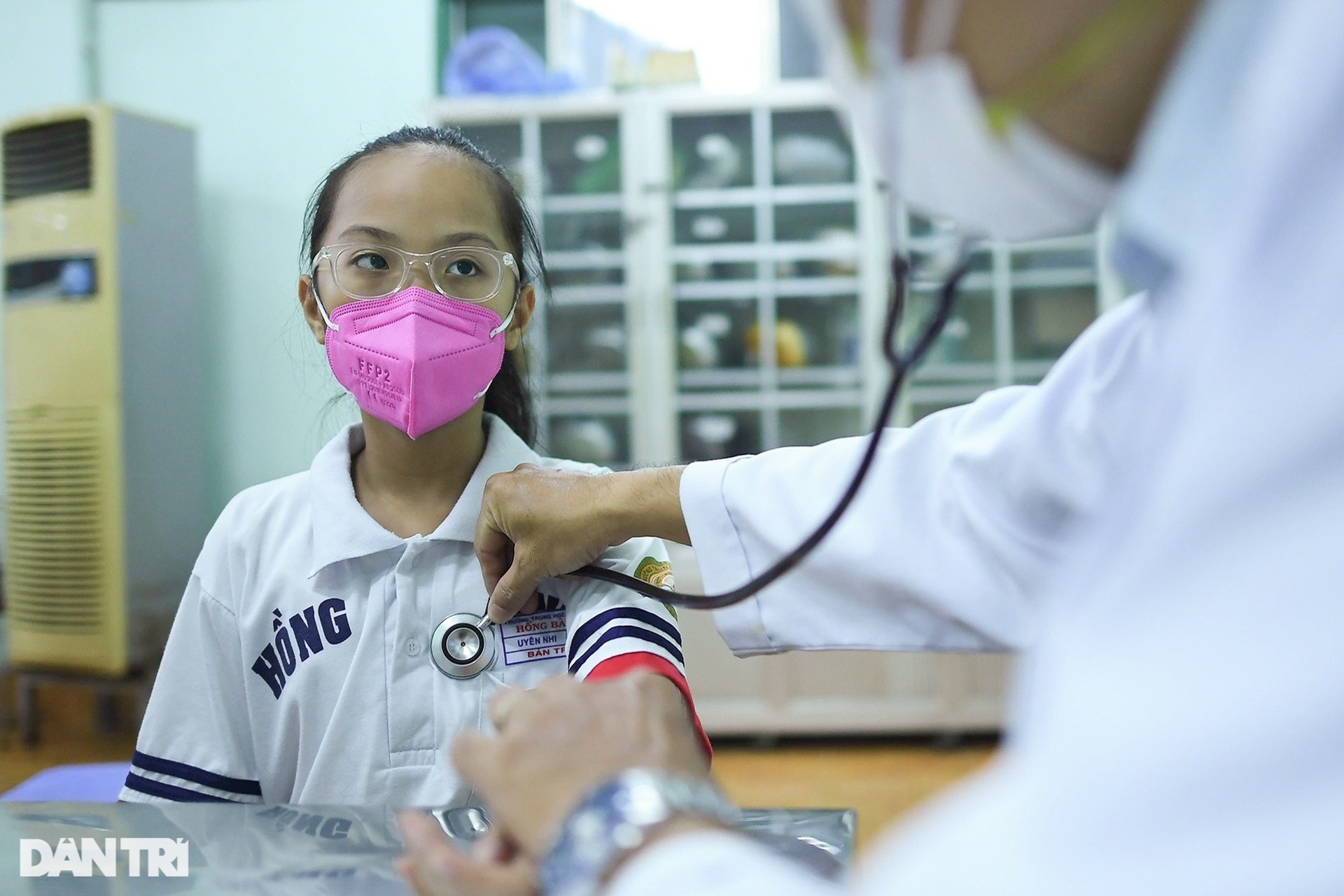 Ngày đầu TPHCM tiêm vaccine ngừa Covid-19 cho trẻ dưới 12 tuổi - 2