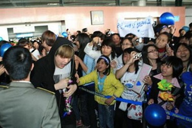 Teen ơi, xin đừng phát cuồng thái quá!