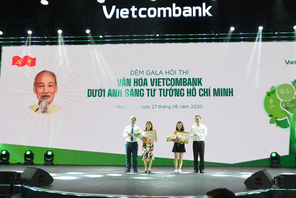 Hội thi “Văn hóa Vietcombank dưới ánh sáng tư tưởng Hồ Chí Minh” thành công tốt đẹp - 4 Hội thi “Văn hóa Vietcombank dưới ánh sáng tư tưởng Hồ Chí Minh” thành công tốt đẹp - 4