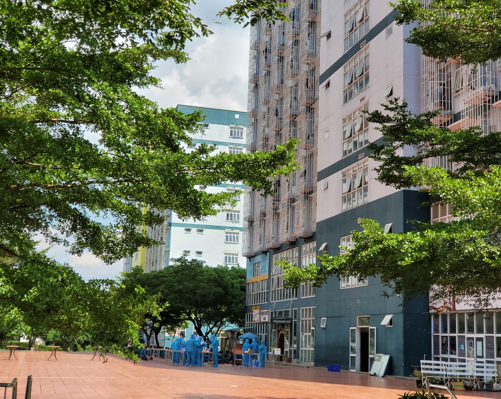Sinh viên nhường chỗ cho F1, để lại mật khẩu wifi, đồ ăn và chúc... an toàn - 1 Sinh viên nhường chỗ cho F1, để lại mật khẩu wifi, đồ ăn và chúc... an toàn - 1