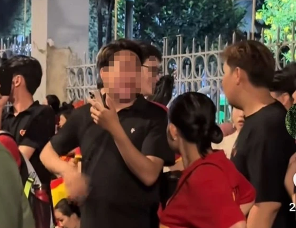 Sau ĐH Văn Lang, HUTECH xử lý sinh viên vô lễ với cựu chiến binh - 1 Sau ĐH Văn Lang, HUTECH xử lý sinh viên vô lễ với cựu chiến binh - 1