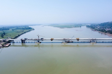 Hiện trạng cây cầu 1.200 tỷ đồng, dài nhất cao tốc Bắc - Nam