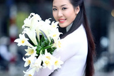 Á hậu Thùy Trang sắp cưới