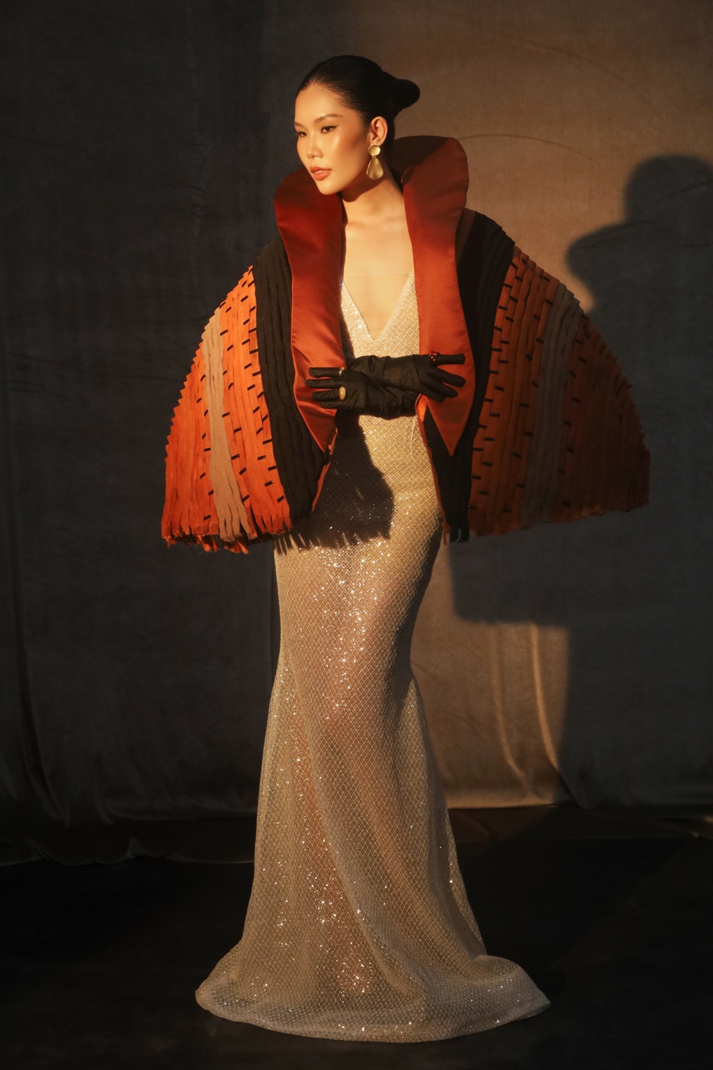 Váy dạ hội lấy cảm hứng từ lò gạch trăm tuổi ở Vĩnh Long gây chú ý - 3