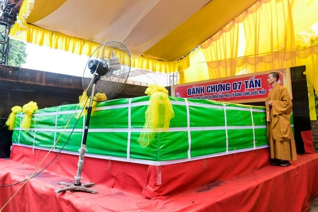Bánh chưng 7 tấn, chả mực 200kg: Đua nhau lập kỷ lục càng to, càng khủng - 2 Bánh chưng 7 tấn, chả mực 200kg: Đua nhau lập kỷ lục càng to, càng khủng - 2