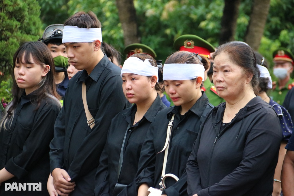Em yên tâm an nghỉ, gia đình rất tự hào về em! - 5 Em yên tâm an nghỉ, gia đình rất tự hào về em! - 5