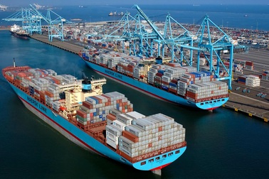 Doanh nghiệp Trung Quốc thu gom container rỗng giữa "cơn sốt" toàn cầu