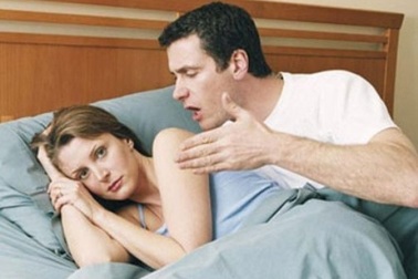 Tôi luôn ghen tuông với người cũ của chồng