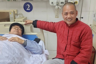 NSND Trần Nhượng nhập viện