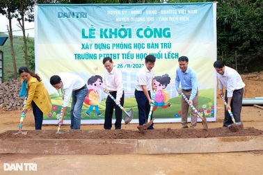 Khởi công xây dựng nhà ở bán trú cho học sinh Huổi Lếch: Niềm vui nhân đôi