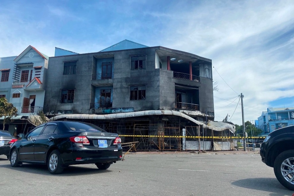 Cháy nhà lúc rạng sáng, 4 người trong một gia đình tử vong - 3 Cháy nhà lúc rạng sáng, 4 người trong một gia đình tử vong - 3