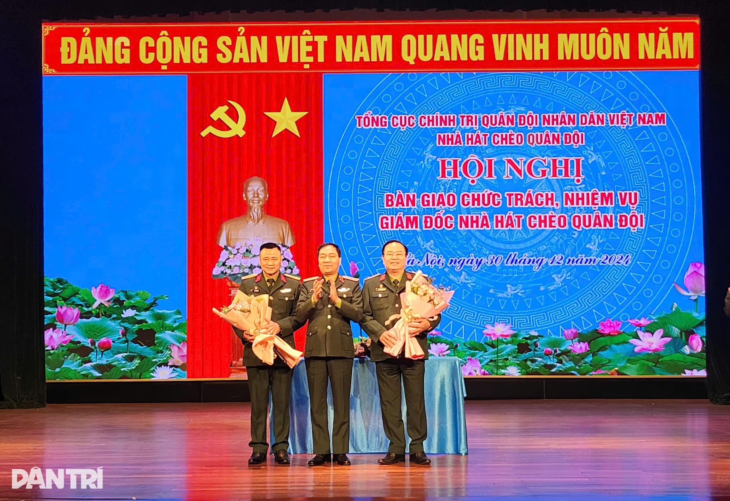 NSND Tự Long được bổ nhiệm làm Giám đốc Nhà hát Chèo Quân đội | Báo Dân trí