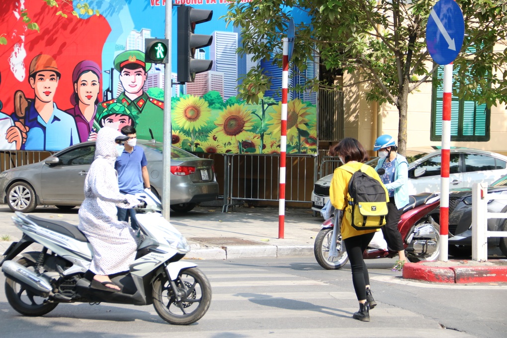 Nhường đường cho người đi bộ là chuyện lạ Việt Nam? - 3 Nhường đường cho người đi bộ là chuyện lạ Việt Nam? - 3
