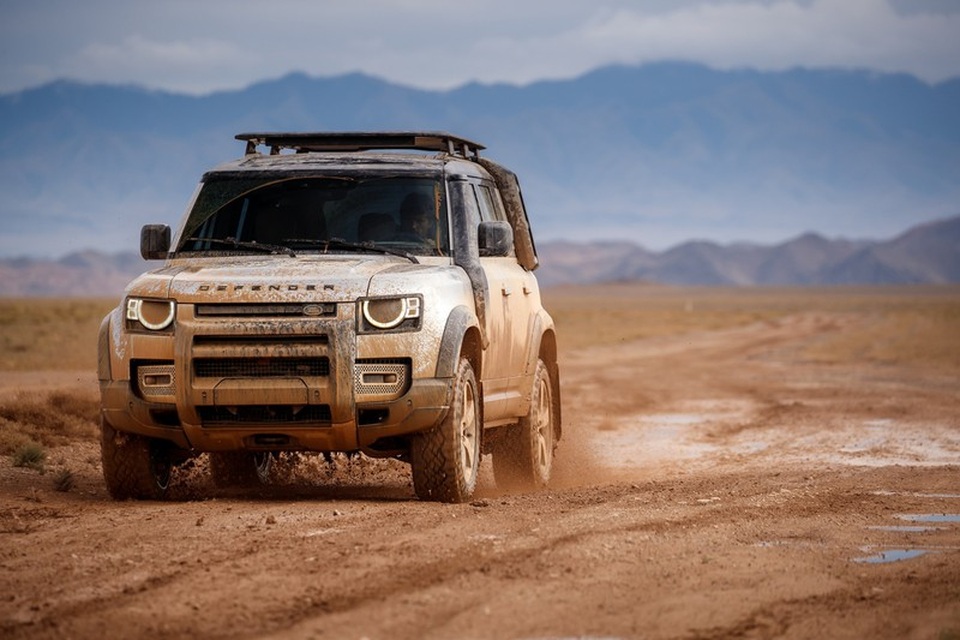 Land Rover Defender 2020 “hồi sinh” sau 23 năm vắng bóng - 6 Land Rover Defender 2020 “hồi sinh” sau 23 năm vắng bóng - 6