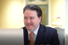 Đại sứ Mỹ chúc mừng cô giáo dạy tiếng Việt nhân ngày 20/11