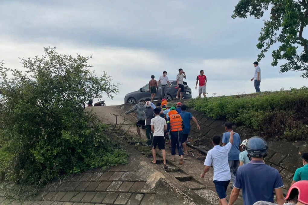 Phát hiện thi thể nam thanh niên cách vị trí để thư tuyệt mệnh 10km - 2 Phát hiện thi thể nam thanh niên cách vị trí để thư tuyệt mệnh 10km - 2