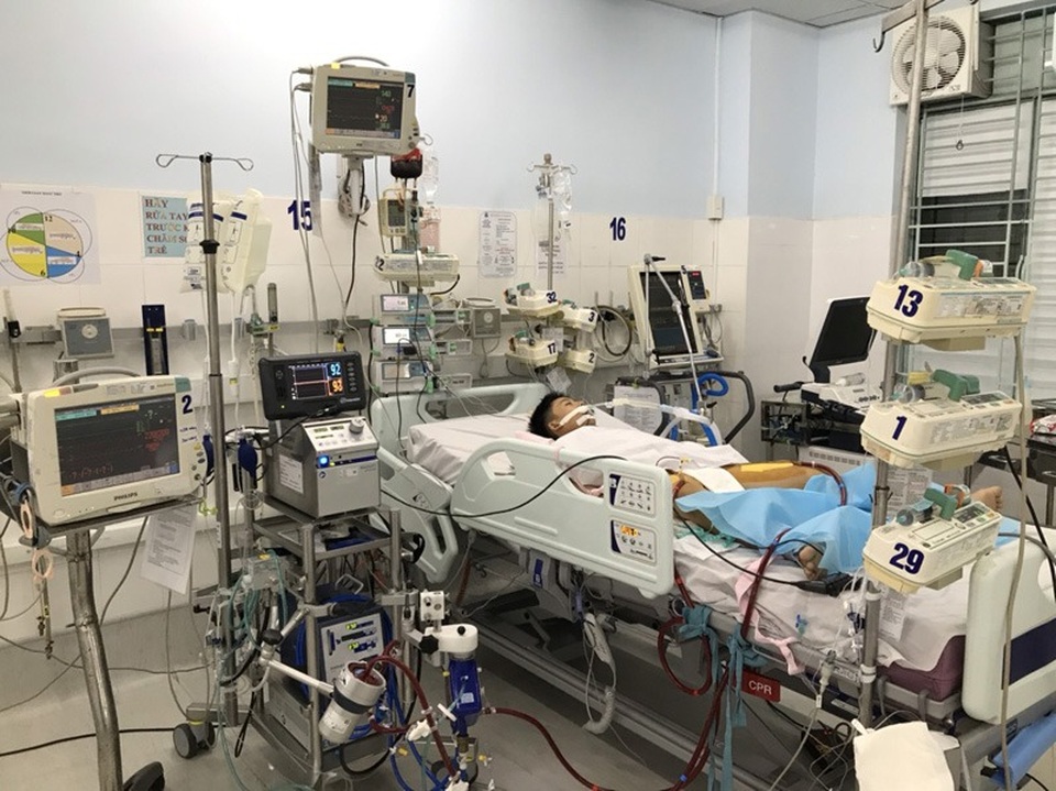 Viêm cơ tim tối cấp, 2 trẻ thoát cửa tử dù chết lâm sàng khi chuyển viện - 1 Viêm cơ tim tối cấp, 2 trẻ thoát cửa tử dù chết lâm sàng khi chuyển viện - 1