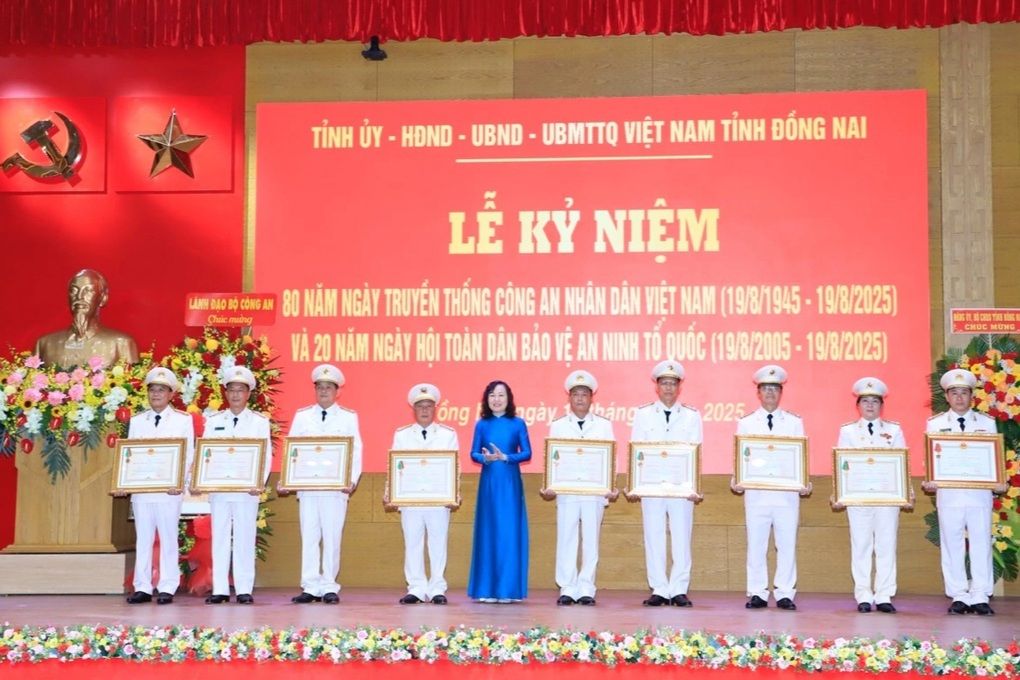 Đồng Nai và Lâm Đồng long trọng kỷ niệm 80 năm Ngày truyền thống Công an - 1 Đồng Nai và Lâm Đồng long trọng kỷ niệm 80 năm Ngày truyền thống Công an - 1