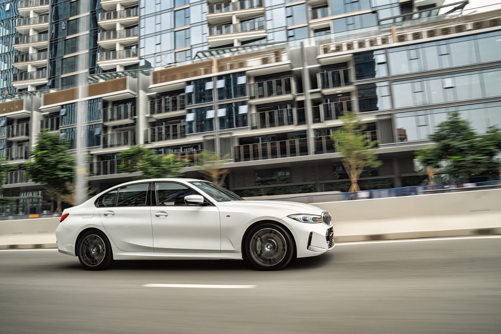 Khởi động mùa Giáng sinh với ưu đãi lên đến hơn 300 triệu đồng từ BMW - 4