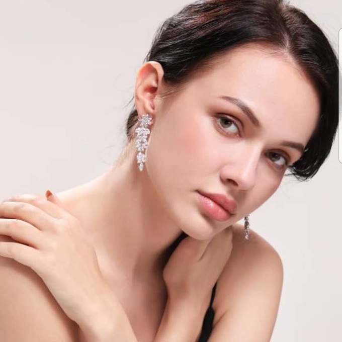 Ấm lòng mùa dịch: Thương hiệu thời trang thi nhau tặng váy cưới, trang sức miễn phí cho các cô dâu - Ảnh 4. Ấm lòng mùa dịch: Thương hiệu thời trang thi nhau tặng váy cưới, trang sức miễn phí cho các cô dâu - Ảnh 4.