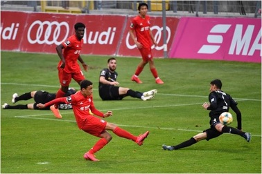 Thần đồng 17 tuổi vừa lập kỷ lục ở Bayern Munich là ai?