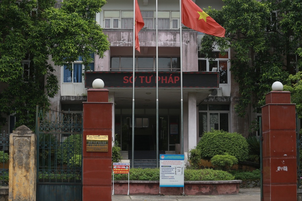 Sở Tư pháp đính chính thông tin băng nhóm xã hội đen ở cuộc đấu giá - 1 Sở Tư pháp đính chính thông tin băng nhóm xã hội đen ở cuộc đấu giá - 1
