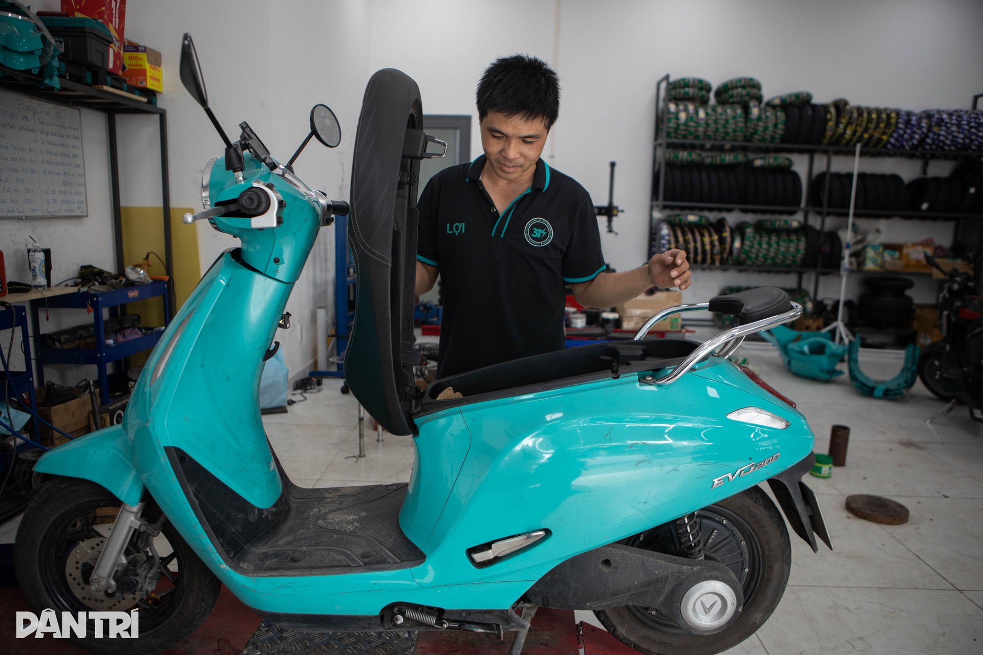Tài xế xe điện mê mẩn mô hình cà phê kiêm trạm sạc ở TPHCM - 5 Tài xế xe điện mê mẩn mô hình cà phê kiêm trạm sạc ở TPHCM - 5