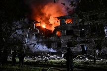 Sát thủ không chiến Nga chơi trò "mèo vờn chuột" với Ukraine