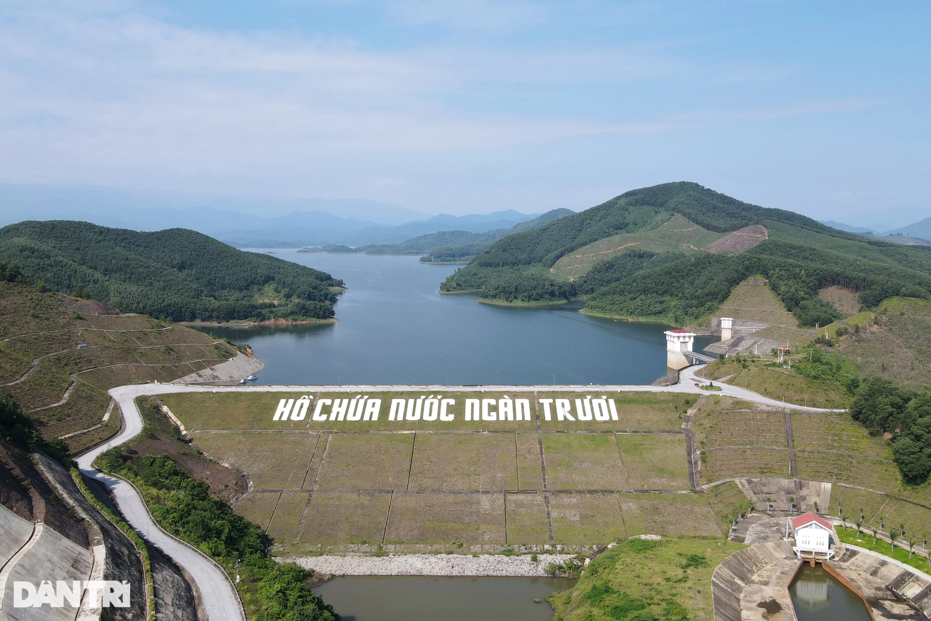 Hồ thủy lợi có đập nước bằng đất cao nhất Việt Nam - 3 Hồ thủy lợi có đập nước bằng đất cao nhất Việt Nam - 3