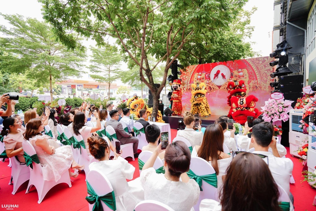 Huyền Phi Beauty Center chính thức khai trương tại Hà Nội - 5 Huyền Phi Beauty Center chính thức khai trương tại Hà Nội - 5