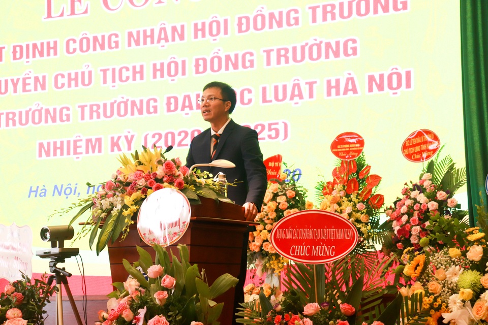 Tiến sĩ Đoàn Trung Kiên làm Hiệu trưởng Trường Đại học Luật Hà Nội - 3 Tiến sĩ Đoàn Trung Kiên làm Hiệu trưởng Trường Đại học Luật Hà Nội - 3