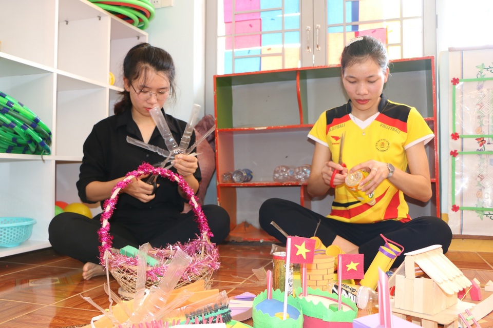 Hai cô giáo trẻ “gửi” tuổi thanh xuân ở nơi không điện, không sóng di động - 3 Hai cô giáo trẻ “gửi” tuổi thanh xuân ở nơi không điện, không sóng di động - 3