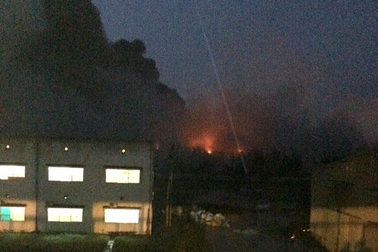 Cháy lớn ở xưởng sản xuất xe buýt Trường Hải