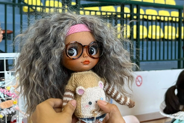 Hàng trăm người đổ xô dự "đại tiệc" săn đồ tí hon