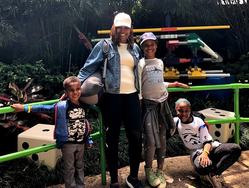 Phớt lờ những cơn ho nhẹ, bà mẹ 4 con nhận kết quả “ung thư giai đoạn cuối” sau 2 năm - 2