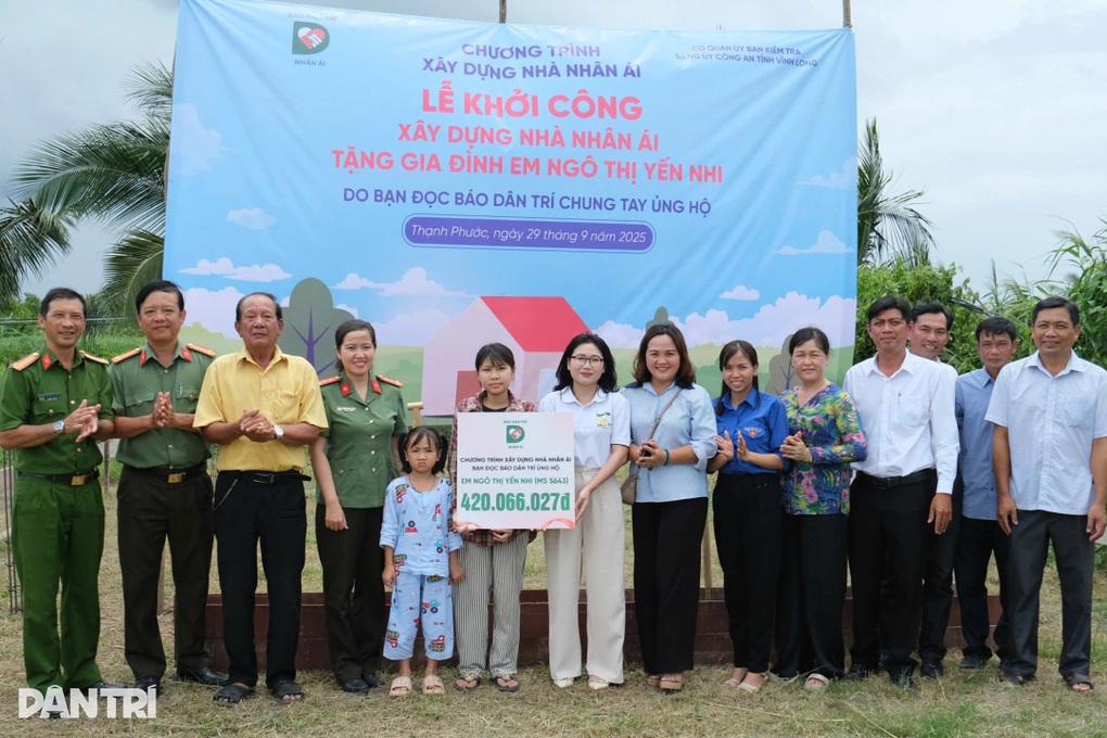 Bạn đọc Dân trí ủng hộ hơn 420 triệu đồng, giúp 2 chị em mồ côi có nhà mới - 3 Bạn đọc Dân trí ủng hộ hơn 420 triệu đồng, giúp 2 chị em mồ côi có nhà mới - 3