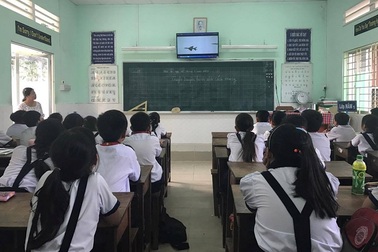 Hiệu trưởng bị kỷ luật vì không đứng lớp vẫn nhận tiền phụ cấp