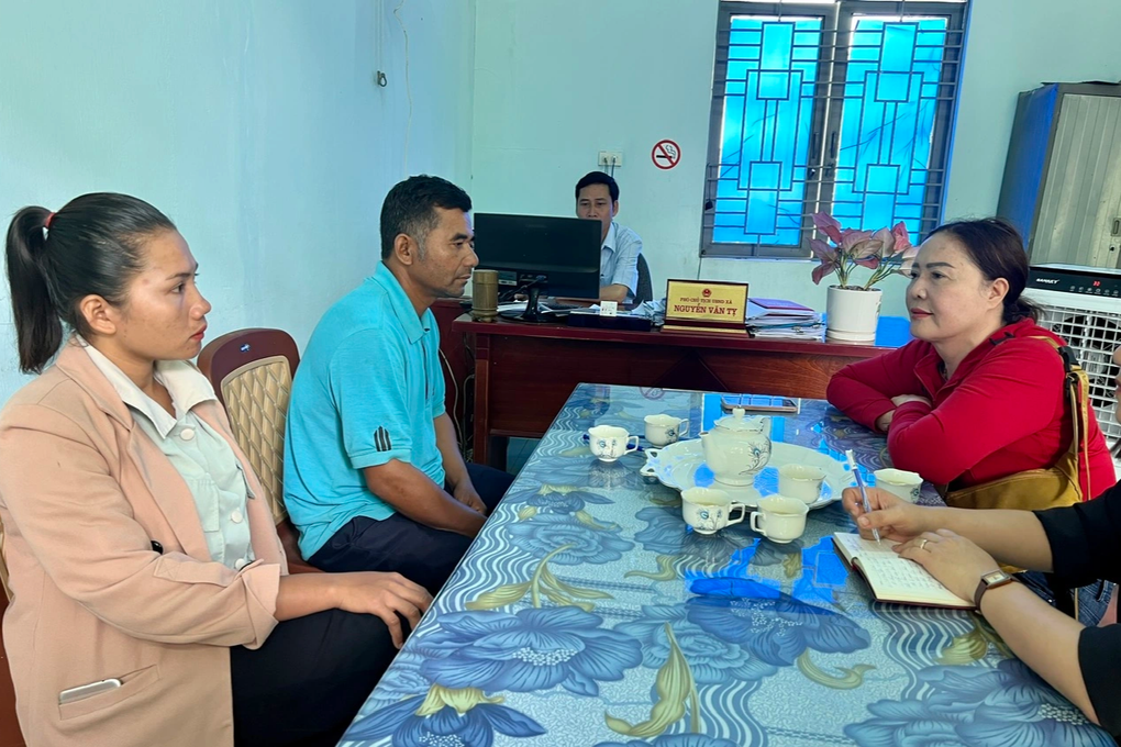 Hàng chục hộ dân tố đất ruộng bị phù phép để khai thác cát - 2 Hàng chục hộ dân tố đất ruộng bị phù phép để khai thác cát - 2