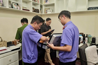 Phát hiện nhiều tài liệu, chứng cứ tại nơi ở của diễn viên Trương Ngọc Ánh