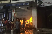 Xe điện bốc cháy khi đang sạc, 2 bà cháu thiệt mạng