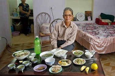 Bữa ăn của người Việt xuất hiện trong sách ảnh thế giới